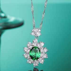 S925 zilveren smaragd ketting hoge koolstofsteen volledige diamanten hanger ketting lichte luxe retro Europese en Amerikaanse sieraden