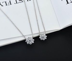 S925 Silver Flower Hange kettingbuier oorrang met sprankelende diamanten in twee size en platinumkleur voor vrouwen bruiloft sieraden GI9622750