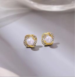 S925 Aiguille en argent Corée Boucles d'oreilles en perles géométriques avec diamants Boucles d'oreilles en spirale Sens supérieur du tempérament La nouvelle fille