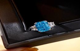 S925 Anneau de bande punk en argent en couleur platine avec un diamant brillant bleu et blanc 4quot pour les bijoux de mariage de femmes PS89038965551