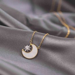 S925 Silver Petite Xi Moon et un collier demi-étoile Femme Creative Nette de niche Net Rouge Cold Cold Cold Color Séparation Chaîne Clavicule