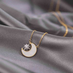 S925 Silver Petite Xi Moon et un collier demi-étoile Femme Creative Nette de niche Net Rouge Cold Cold Cold Color Séparation Chaîne Clavicule