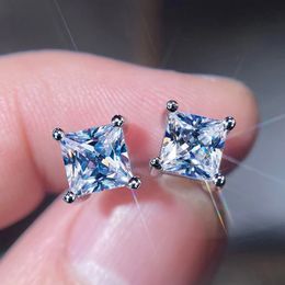 S925 Silver Square Zircon Boucle d'oreille Toping Ored Ored Os Nail Femmes hommes Pas de décoloration sans allergies