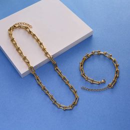 S925 Silver Tiffanyjewelry Heart Hangers Instagram Mode -accessoire Ushaped Horseshoe Buckle ketting Families hetzelfde roestvrijstalen paar Punk Bamboo Necklac