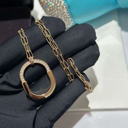S925 Silver Tiffanyjewelry Heart Hangers Hoge versie Lock Lucky Lock Half Diamond Necklace Dames V Goud ingelegde diamant medium slotkop Ushaped Sweater Chain Cou