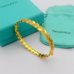 S925 Silver Vine Leaf Fils Bracelet Seiko Advanced Sense Inlaid High Carbon Diamond Horse Eye Diamond Wheat Ear oreille Bracelet