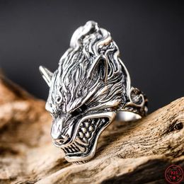 S925 Ssterling Silver Rings para hombres Alivio de la moda para hombres El rey de Wolf Head Pure Argentum Punk Viking Jewelry240412