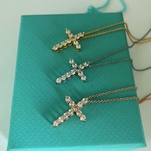Collares colgantes de diseñador de cruz de plata de ley S925 para mujer, gargantilla de cadena cruzada de cristal de diamante ostentoso brillante, collar de joyería