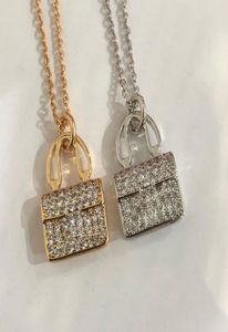 S925 Sterling Silver Diamond Bag Designer Hanger Ketting voor vrouwen Luxuremerk Shing Crystal Handtas Korte Choker -kettingen WED7900351
