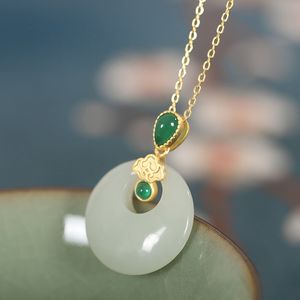 S925 argent sterling Hetian jade boucle de sécurité collier femme rétro plaqué or mat atmosphérique bonne chance pendentif usine en gros