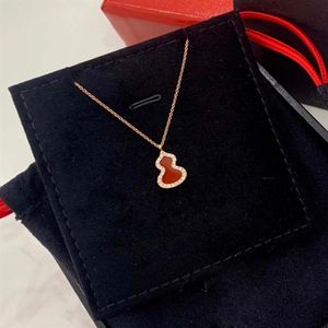 S925 Sterling Silver Red kalvers Lucky ketting ingelegd met rode agaat Sterling Silver Anti Allergy Lady Neckl293J