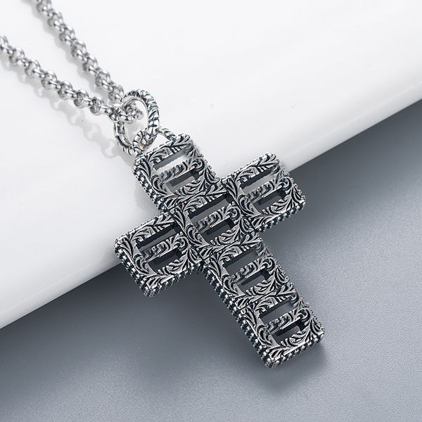 S925 argent Sterling rétro creux conception couture croix pendentif collier Couple modèles à la mode mode Hip hop personnalité chaîne