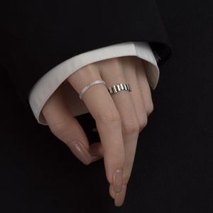 S925 Sterling Silver Ring Vrouwelijk Niche Design Fashion Persoonlijkheid Temperament Koude wind Verstelbare wijsvingerring Mannelijk getij