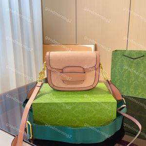 Bolso de alforjas con correa Bolso de diseñador Mochilas Tote Monedero Colgante de metal magnético Monederos Top 5A Bolsos de hombro Bolsos cruzados para mujer Muy bonito