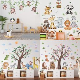 Safari Jungle Woodland Animales Decisas de pared para niños Niños Niños para niños Decoración de la sala de estar del dormitorio de la sala del dormitorio 240410