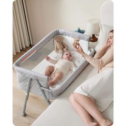 Veilige wieg Wieg Nachtslaapbank Babybed Wieg voor pasgeborenen met 4 automatische vergrendeling in hoogte verstelbaar en ademend gaasmatras - Ideaal om samen te slapen