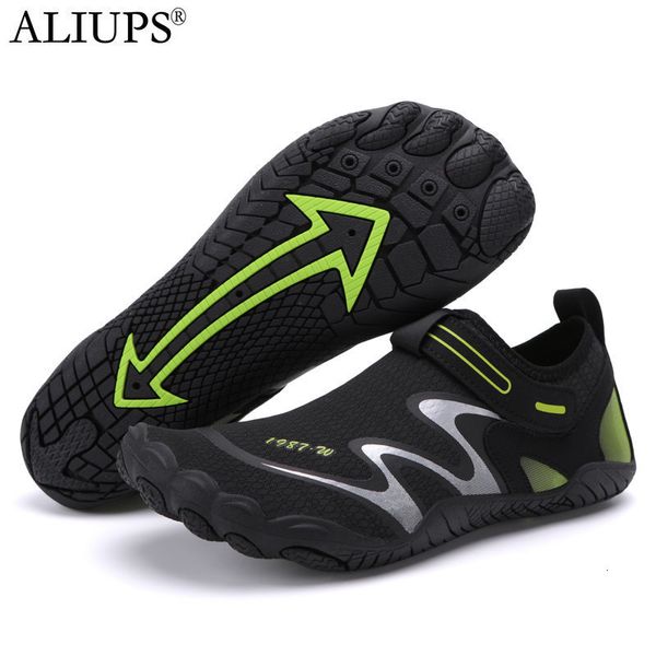 Chaussures de sécurité Aliups 35-46 Chaussures d'eau Swimming Men Aqua Chaussures Femmes pour les chaussures Sea Beach Boys Man Barefoot Shoes Gym Running Running Fishing 230812