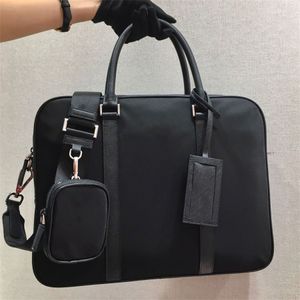 Re Nylon Maletín de cuero Saffiano Bolsos de trabajo Tote Metal esmaltado Triángulo Logo Estampado Forro de nailon Correa de hombro ajustable Etiqueta con nombre Bolsos cruzados de lujo