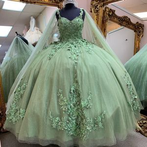Salie groen van de schouder quinceanera jurken baljurk bloemen appliques kant met cape sweet 16 feest slijtage Vestidos de 15