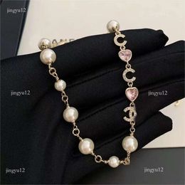 Sailmoon EEFS Gold C Cartas Collar Joyería de diseñador para mujeres tiene una cadena de moissanite Charker Coco Pearl Beads Clover Letter Diamond Colgante HA 59656
