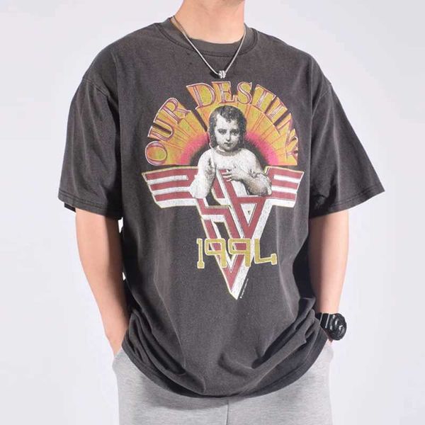 Saint Michael a collaboré avec AMR angel avatar pour concevoir un t-shirt décontracté ample rétro de rue pour hommes J240316