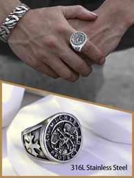 Saints Michael Ring voor mannen, St. Michael religieuze medaille munt roestvrij staal gouden amulet bescherming heren dames kruisring, maat 7-12