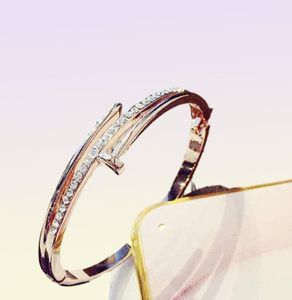 Verkoop 2021 NIEUW Direct Selling Party Trendy CZ Nieuw armbandkristal van Rovskis Fit DW Charms Bracelet for Women Jewelry2486954