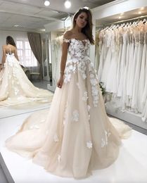 Uitverkoop 3D Hot Floral Appliqued Wedding Dresses Een lijn van de schouder plus size maten bruidsjurken kathedraal tule knoppen terugvestido de novia