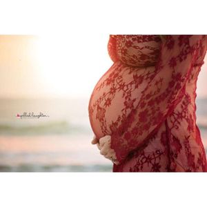 Vente Bella Maternity Wine Red Lace à manches longues pour séance photo, robe de grossesse enterré