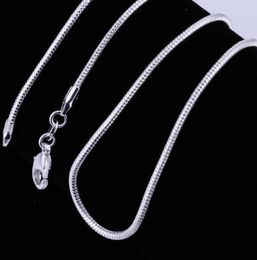 Collares de cadena de serpiente chapados en plata de ley 925 para mujer Cierres de langosta Cadena lisa Fabricación de joyas llamativas Tamaño 1 mm 16 18 20 22 24 pulgadas