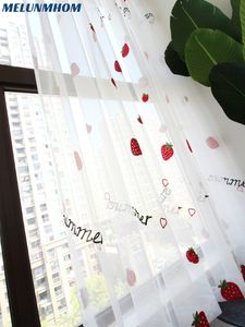 Vente réel rideau mignon de broderie de fraises en tulle pour la chambre pour enfants salon salon sheer sweet écran yarn