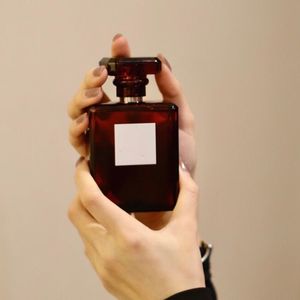 Verkoop unisex Limited parfum 100 ml zwarte witte fles vrouw mannen met doos parfums geur deodorant wierook goede geur snel schip