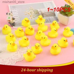 Sable Player Water Fun 1-10 Ducks mignons Baby Bells Bath Toys Squeeze Animaux Toys BB Bath Water Competition Squeeze Rubber Ducks Y240426