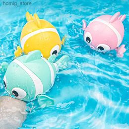 Sable Player Water Fun Baby Shower Toy natation Poisson Carton Animal Floating Water Game Classic Mécanisme mécanique Toddler Y240416