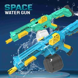 Pistolet à eau électrique M416 Sand Play Water Fun avec une énorme capacité d'eau de 1000 cc (de l'eau peut être ajoutée) Pistolet à eau automatique manuel pour jouer en plein air, cadeau d'anniversaire, plaisir de plage