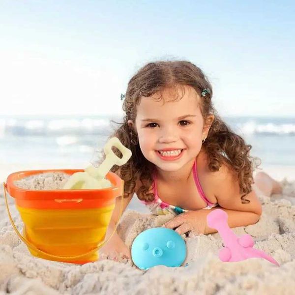 Seau et jouet de plage pliants amusants pour jeux de sable 4 pièces jouets de château de sable seau de sable et pelles ensemble seau pliant seau de sable de plage pour le plaisir 240321