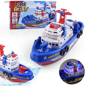 Sable Player Water Fun Spray Spray Swim Pool Pool Bathing Toys Baby Bath Toys with Water Sprinkler Funny Fire Fighting Ship Toy pour bébé pour les enfants de 3 ans et plus L416