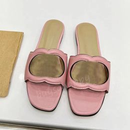Sandaalontwerper Women Sandalen Love Interlock uitgesneden lederen slippers mode luxe damesschoenen strand sandaal dame zomerslippers