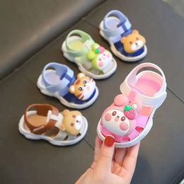 Sandalias Chaussures pour filles sandales Garden Carton d'été Boy Shoe Shoe Soft Souded Girls Walking Baby 240410