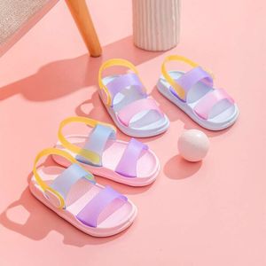 Sandalia's zomer sandalen babymeisje peuter zacht bodem niet-slip pvc kinderen snoepjes kleur strandschoenen jongens casual slippers