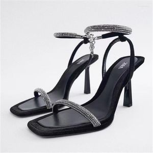 Sandals 117608 Black Temperament Slim Heel Zapatos de mujer Square Open Toe Rhinestones Fashion Large High