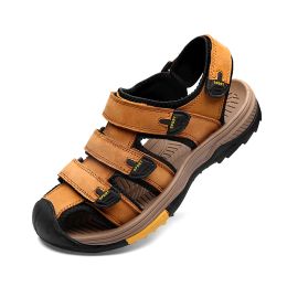 Sandales 2021 Nouveau été en cuir d'été sandales extérieures plage de haute qualité romaine confortable décontractée de pataugement doux de la patte respirante respirante