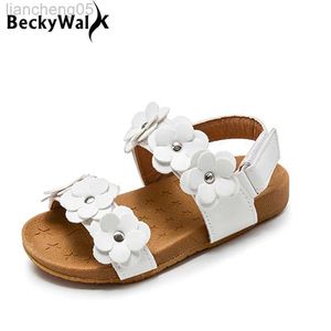 Sandalen 2022 Nieuwe zomerkinderen Sandalen voor meisjes zachte lederen bloemen prinses meisje schoenen kinderen strand sandalen baby peuter schoenen csh369 w0327