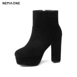 Sandales 2022 Nouveau troupeau de qualité supérieure Boots de cheville en cuir Femmes Femmes High Talons Plateforme Round Toe Automne Hiver Chaussures