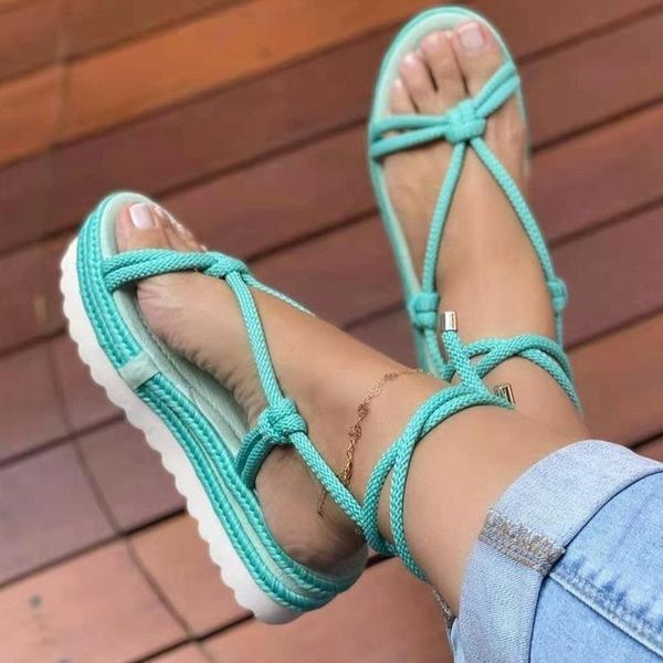 Sandalias 2022 Estilo de primavera Pastel de esponja de Suela gruesa Cuerda Tejido Mujeres Sandles Mujeres Comercio Talla grande Playa