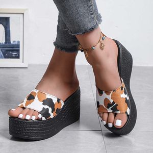 Sandalen 2022 Zomer Platform Wiggen Slippers Vrouwen Geel Open Teen Dikke Bodem Sandalen Vrouw Outdoor Casual Strand Schoenen Dames 43 T230208