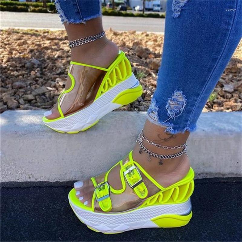 Sandalen 2022 Sommer Frauen transparente Damenplattform Keile Mode lässige Doppelschnalle -Gurte außerhalb der Schuhe