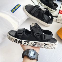 Sandalen 2023 Goedkope Hot Sale Black Heren Sandalen Slipon Gedrukte strand Sandalen Men Maat 3645 Casual paar Sandalen Sandale Homme