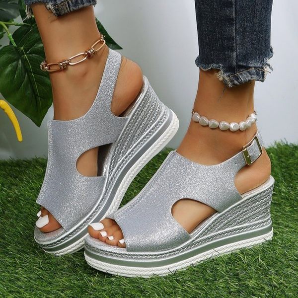 Sandalias 2023 recortadas Color brillo dorado plata mujer cuñas casuales una línea hebilla Peep Toe verano playa 230503