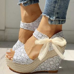 Sandales 2023 INS Hot Lace Casual Femmes Wedge Talons Hauts Chaussures 2020 Summer Party Plateforme H240328GMYB